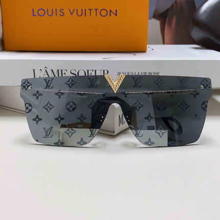 SQUARE SUNGLASS 581371 IN GOLD METAL MONOGRAM ON LENS