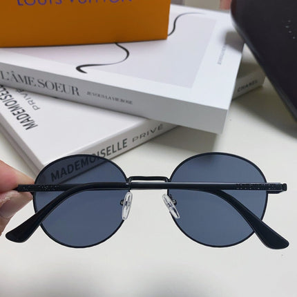 SIGNATURE ROUND SUNGLASS 581383 IN BLACK METAL