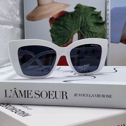 LOGO CAT EYE SUNGLASSES 513004 IN WHITE ACETATE