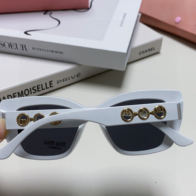 LOGO CAT EYE SUNGLASSES 513004 IN WHITE ACETATE