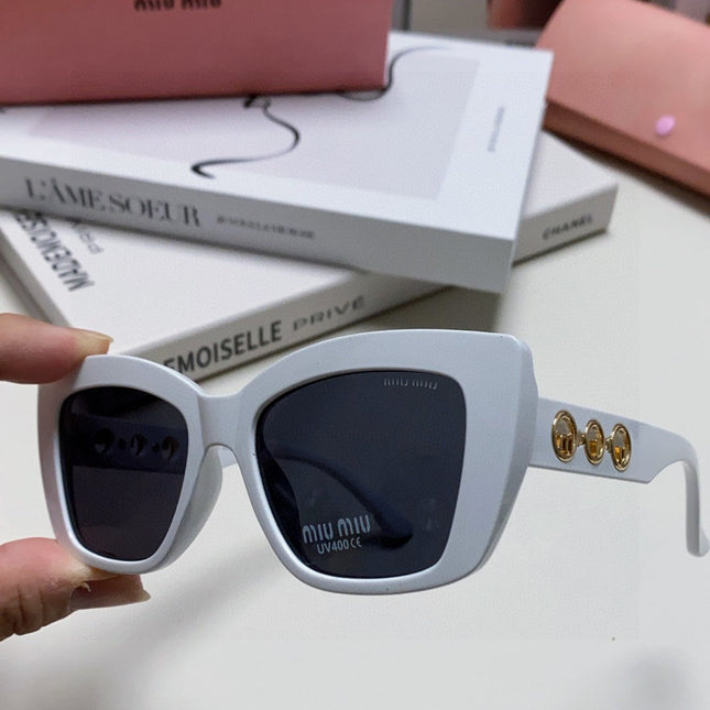 LOGO CAT EYE SUNGLASSES 513004 IN WHITE ACETATE