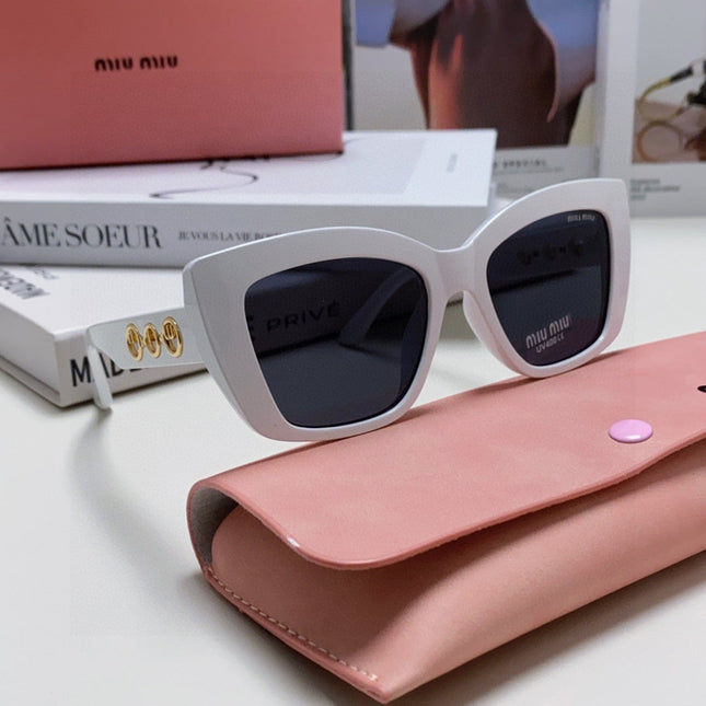 LOGO CAT EYE SUNGLASSES 513004 IN WHITE ACETATE