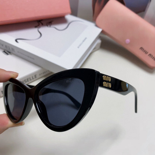 GLIMPSE CAT EYE SUNGLASSES 555886 IN BLACK ACETATE