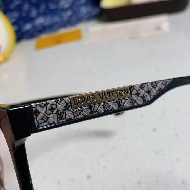 CAT EYE SUNGLASSES 570280 IN BLACK ACETATE EMBOSSED LOGO