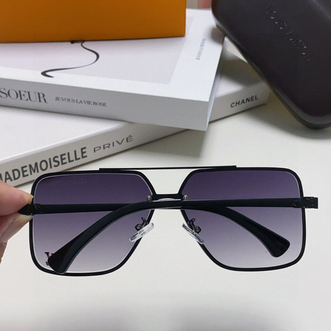 SQUARE SUNGLASSES 570266 IN BLACK METAL LOGO ON LENS