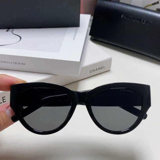 YSL CAT-EYE SUNGLASSES IN BLACK ACETATE WITH GOLD LOGO DETAIL