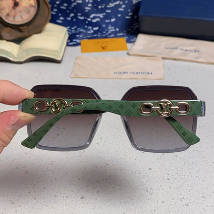 SQUARE SUNGLASSES 573318 IN GREEN ACETATE GREY SMOKE LENS