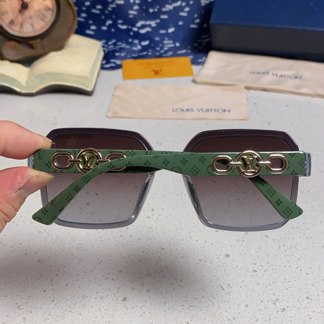 SQUARE SUNGLASSES 573318 IN GREEN ACETATE GREY SMOKE LENS
