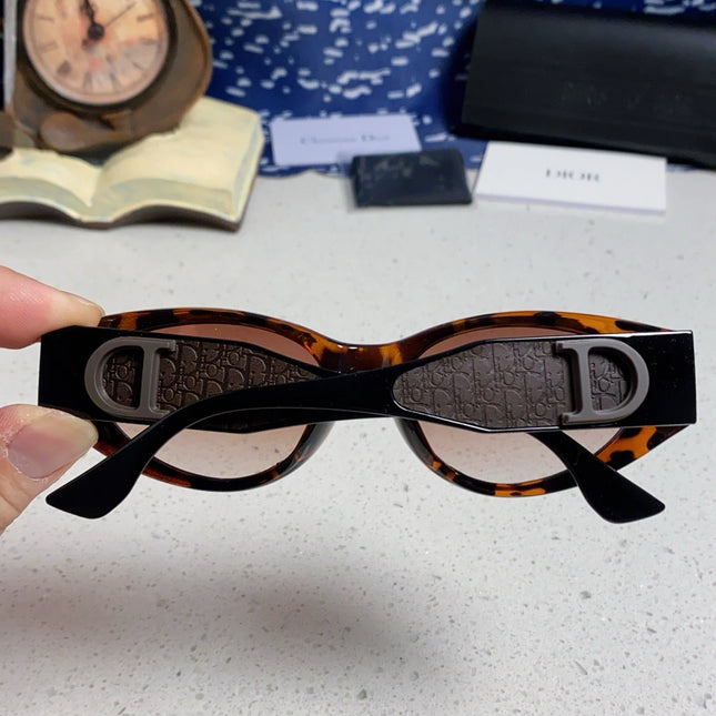 MONTAIGNE SUNGLASS 578114 IN HAVANA ACETATE