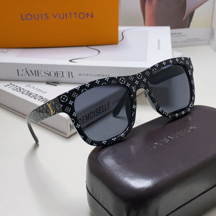 MONOGRAM SUNGLASS 581386 IN BLACK ACETATE FRAME