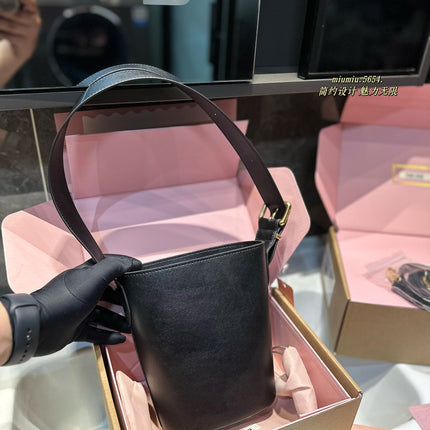 BUCKET 20 BAG IN BLACK CALFSKIN