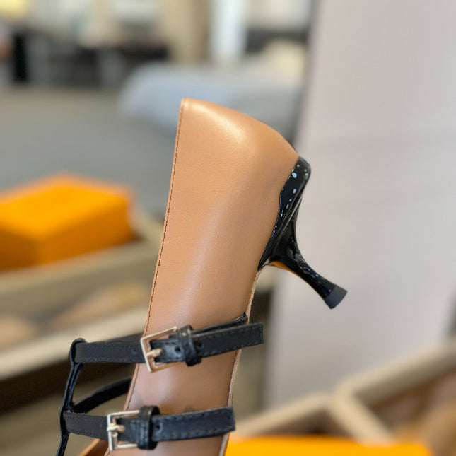 HIGH PUMP 5 CM TRIPLE-STRAP IN CIDER BROWN CALFSKIN WITH BLACK STRAP