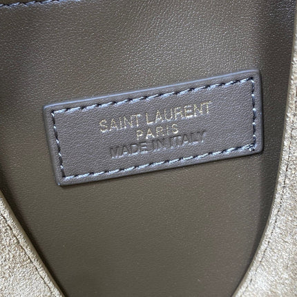 LE 5 À 7 SUPPLE BAG 31 IN KHAKI BROWN SUEDE