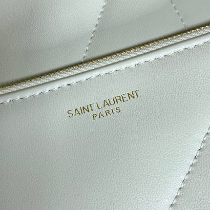 DRAWSTRING CHAIN STRAP SHOULDER BAG 39 IN WHITE QUILTED CALFSKIN