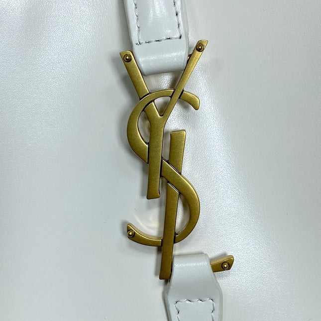 LE 37 MEDIUM BUCKET BAG 25 IN WHITE CALFSKIN GOLD HARDWARE