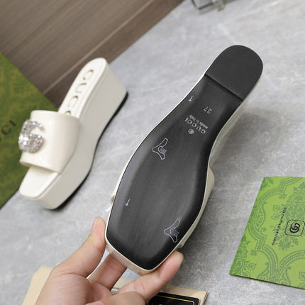 HIGH WEDGE PLATFORM WITH DOUBLE G IN WHITE GLOSSY CALFSKIN