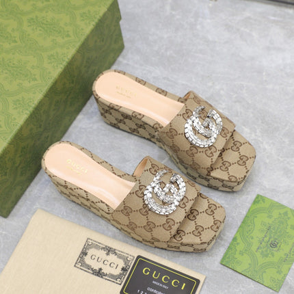 HIGH WEDGE PLATFORM WITH DOUBLE G IN CAMEL BEIGE CANVAS