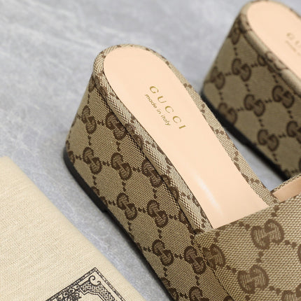 HIGH WEDGE PLATFORM WITH DOUBLE G IN CAMEL BEIGE CANVAS