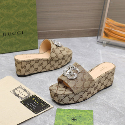 HIGH WEDGE PLATFORM WITH DOUBLE G IN CAMEL BEIGE CANVAS