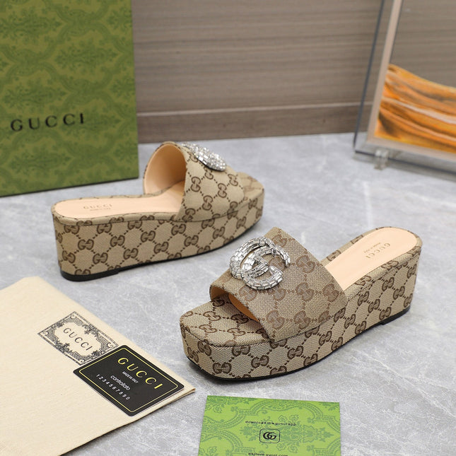 HIGH WEDGE PLATFORM WITH DOUBLE G IN CAMEL BEIGE CANVAS