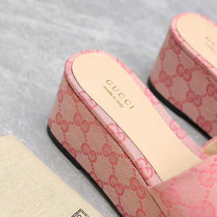 HIGH WEDGE PLATFORM WITH DOUBLE G IN LIGHT PINK CANVAS