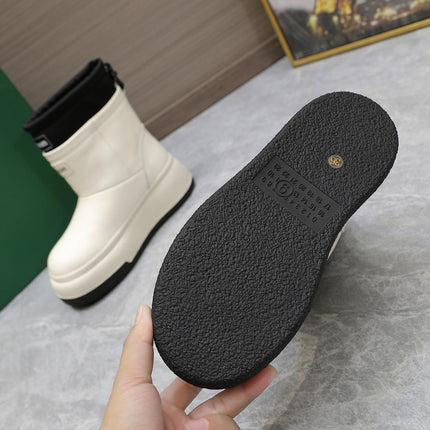 THICK-SOLED SNOW BOOTS IN WHITE CALFSKIN MIX BLACK NYLON