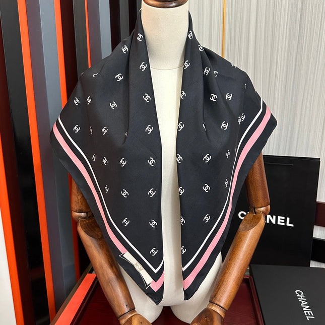 CHANEL 25S SCARF 90 IN SILK 730537