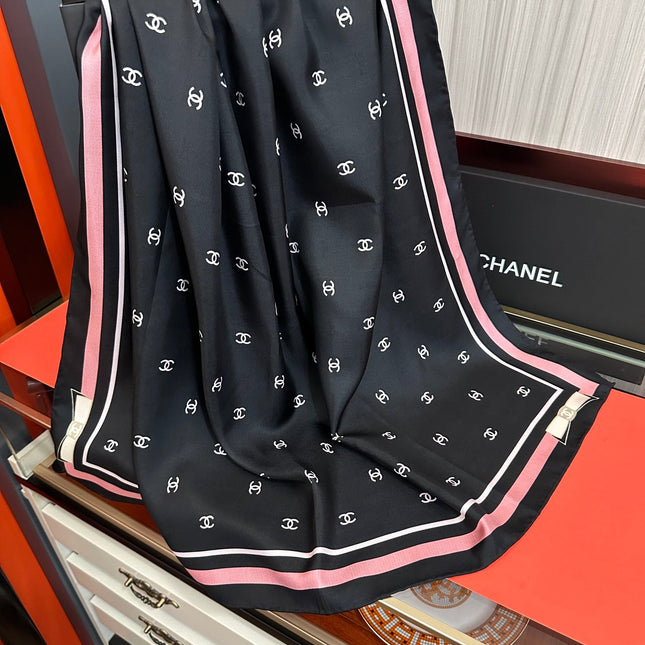 CHANEL 25S SCARF 90 IN SILK 730537