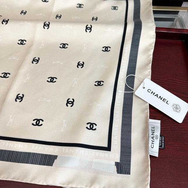 CHANEL 25S SCARF 90 IN SILK 730538