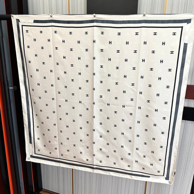 CHANEL 25S SCARF 90 IN SILK 730538