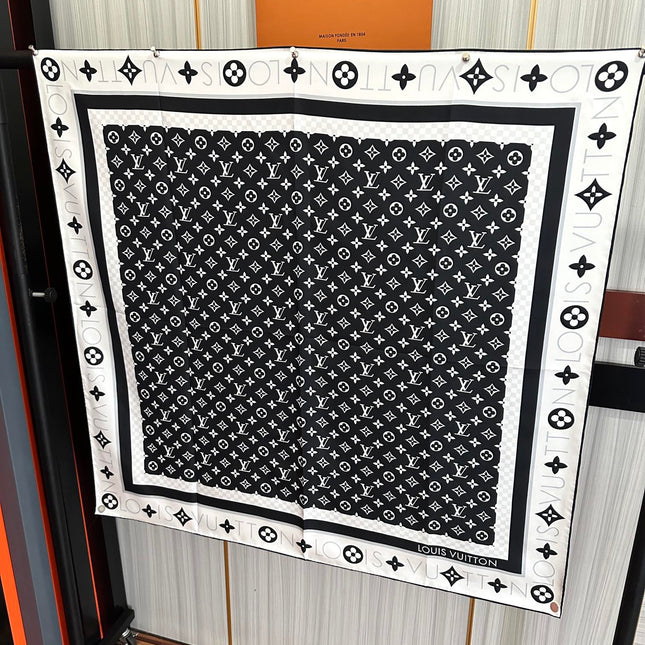 LV SCARF 90 CM IN SILK 732040