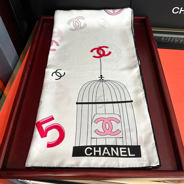 CHANEL 25S SCARF 90 IN SILK 733857