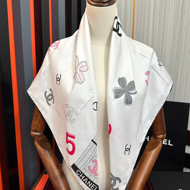 CHANEL 25S SCARF 90 IN SILK 733857