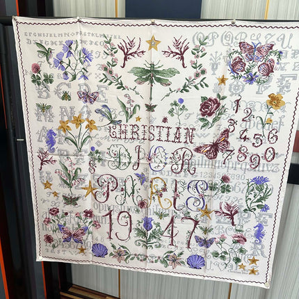 DIOR SQUARE SCARF 90 CM IN WHITE SILK MOTIF 735744