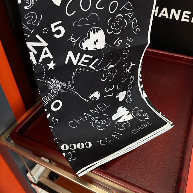 CHANEL 25S SCARF 90 IN SILK 738419