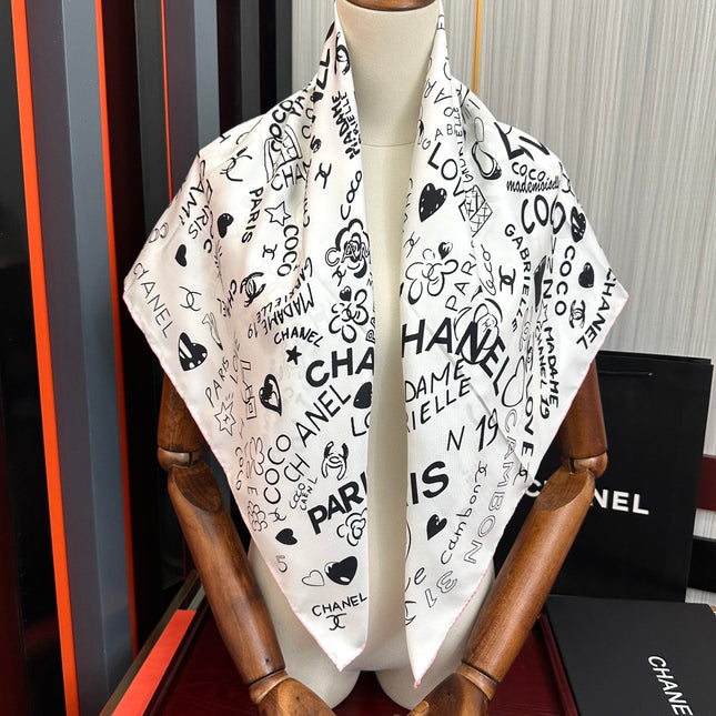 CHANEL 25S SCARF 90 IN SILK 738421