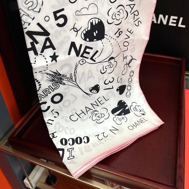 CHANEL 25S SCARF 90 IN SILK 738421