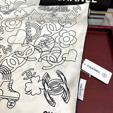 CHANEL 25S SCARF 90 IN SILK 738437