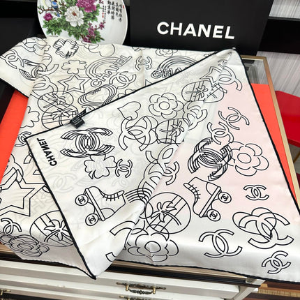 CHANEL 25S SCARF 90 IN SILK 738437