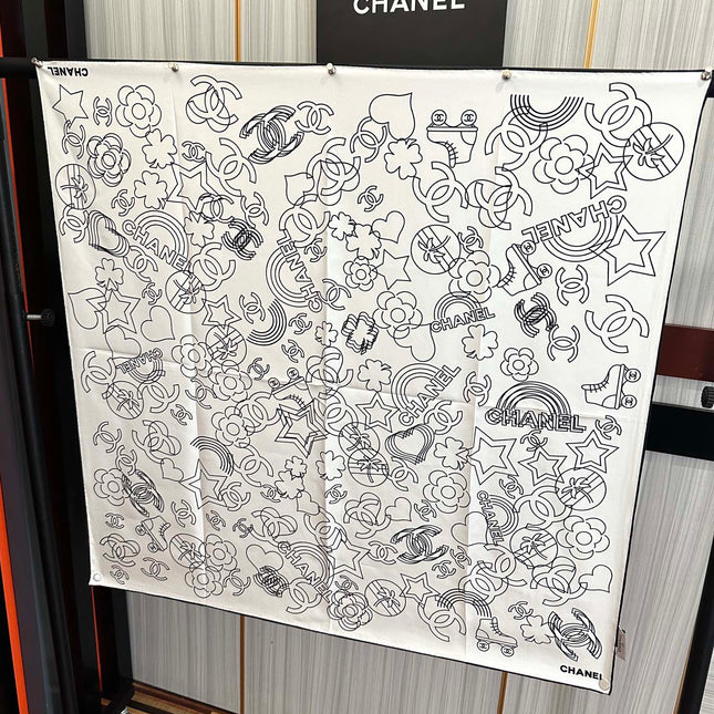 CHANEL 25S SCARF 90 IN SILK 738437