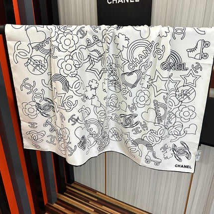 CHANEL 25S SCARF 90 IN SILK 738437