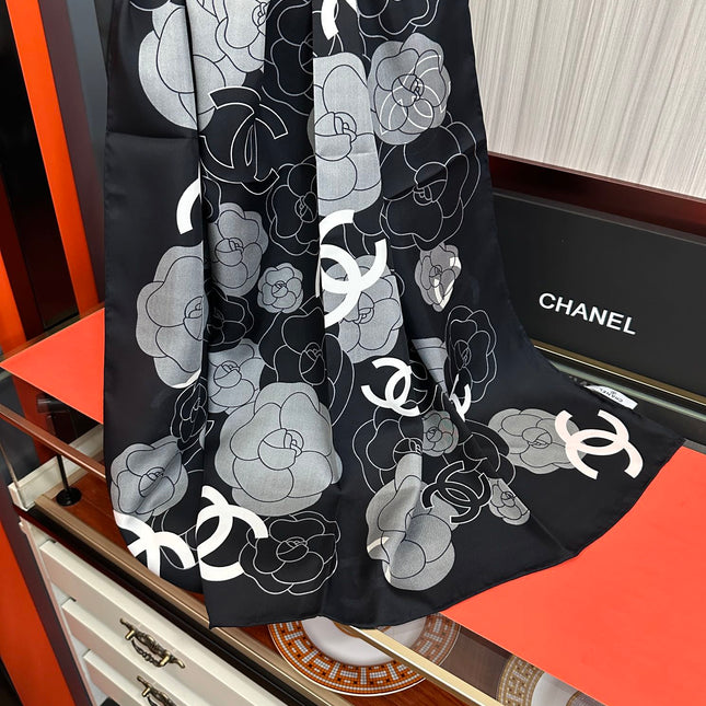 CHANEL 25S SCARF 90 IN SILK 738464