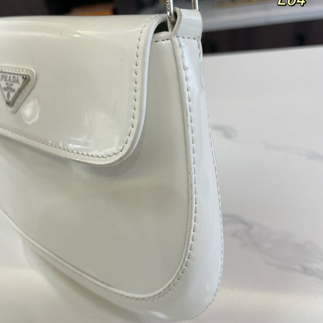 PRA 25 CLEO FLAP SHOULDER BAG IN WHITE BRUSHED LEATHER