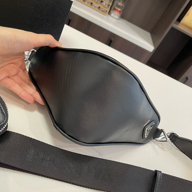 PRA TRIANGLE 27 SHOULDER BAG IN BLACK CALFSKIN WITH STRAP