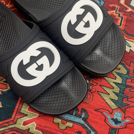 GG INTERLOCKING G SLIDE SANDAL BLACK RUBBER