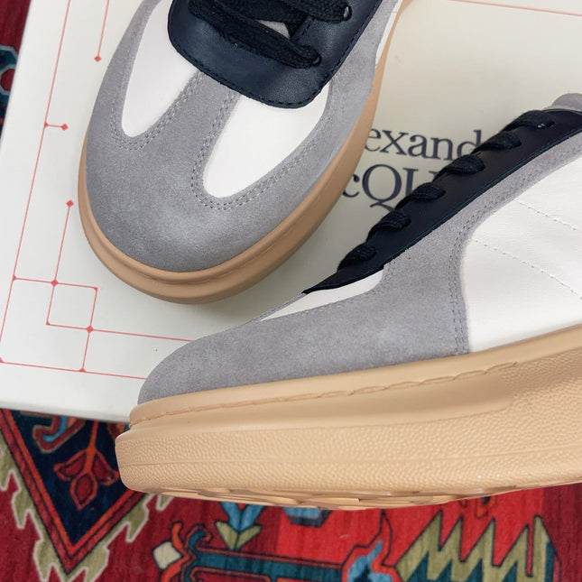 OVERSIZED RETRO SNEAKER IN WHITE BLACK GREY CALFSKIN