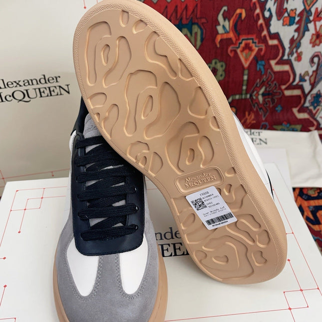 OVERSIZED RETRO SNEAKER IN WHITE BLACK GREY CALFSKIN