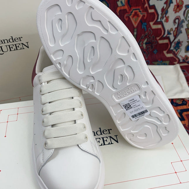 OVERSIZED SNEAKER IN WHITE CALFSKIN BURGUNDY EMBOSSED HEEL TAB