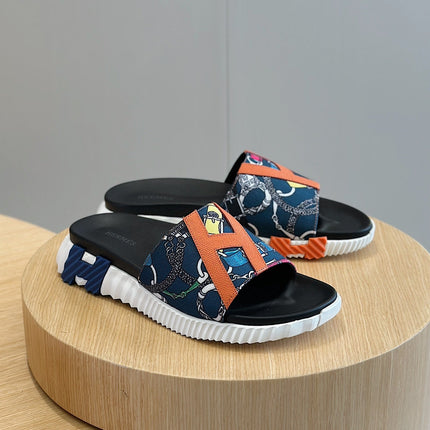 HM SLIPPERS BLACK AND NAVY CANVAS WITH MOTIF
