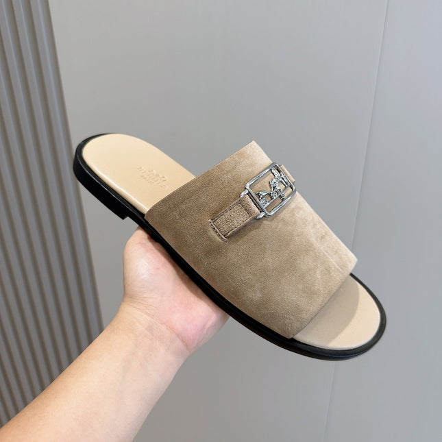 HM SILVER BUCKLE SLIPPERS LIGHT BROWN SUEDE